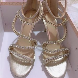 Jewel by Badgley Mischka Size 7.5